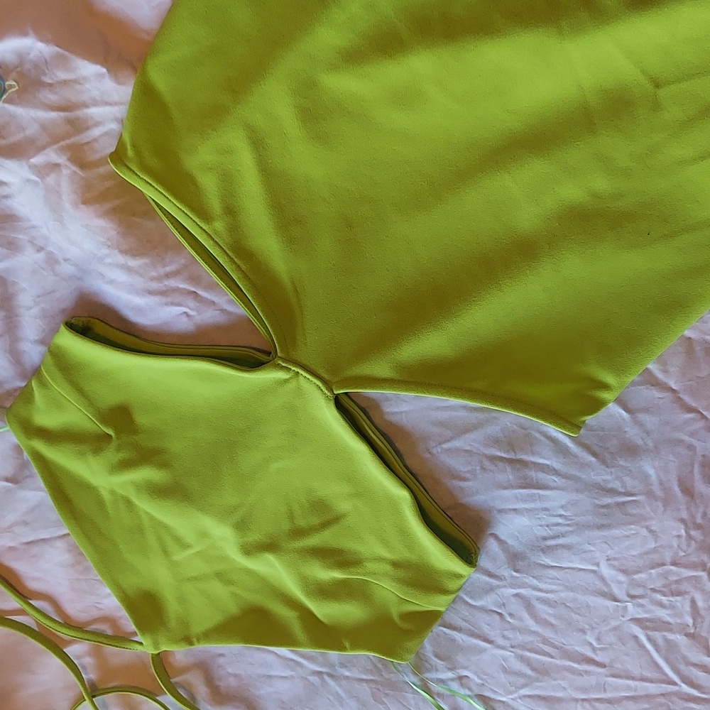 Asos miss selfridge cut out Strappy mini dress in lime green - Picture 6 of 7